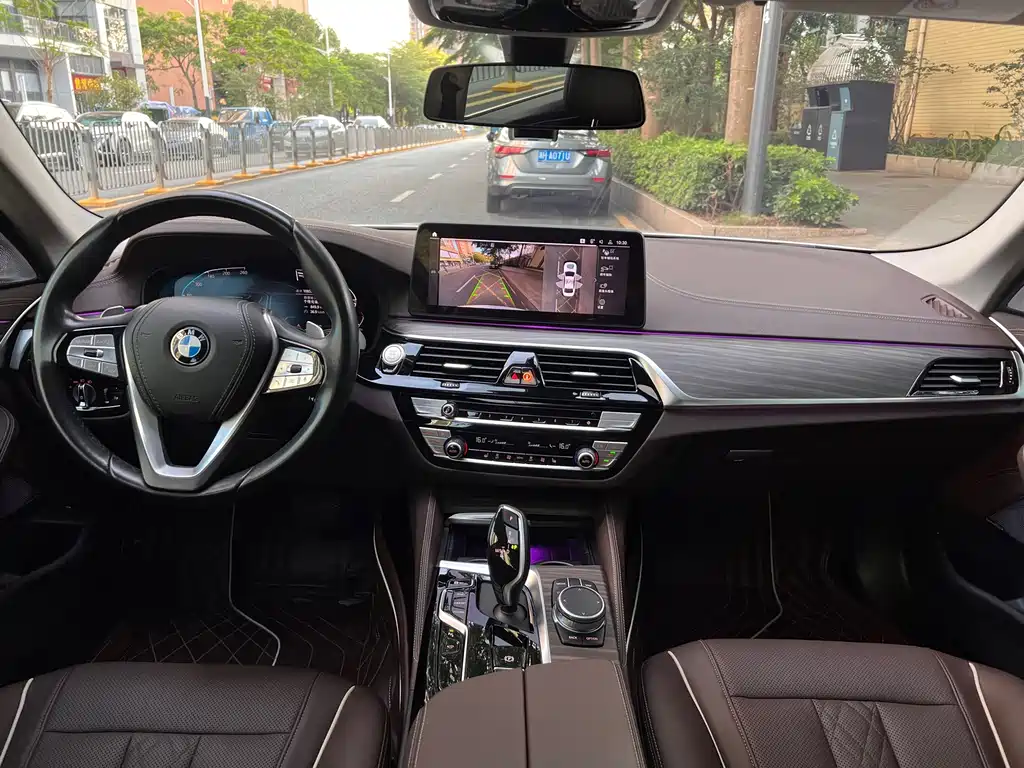 BMW 5 Series 2021 — фото 13
