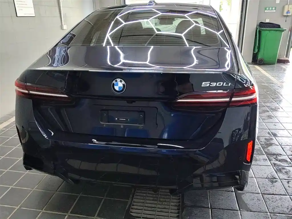 BMW 5 Series 2024 — фото 10