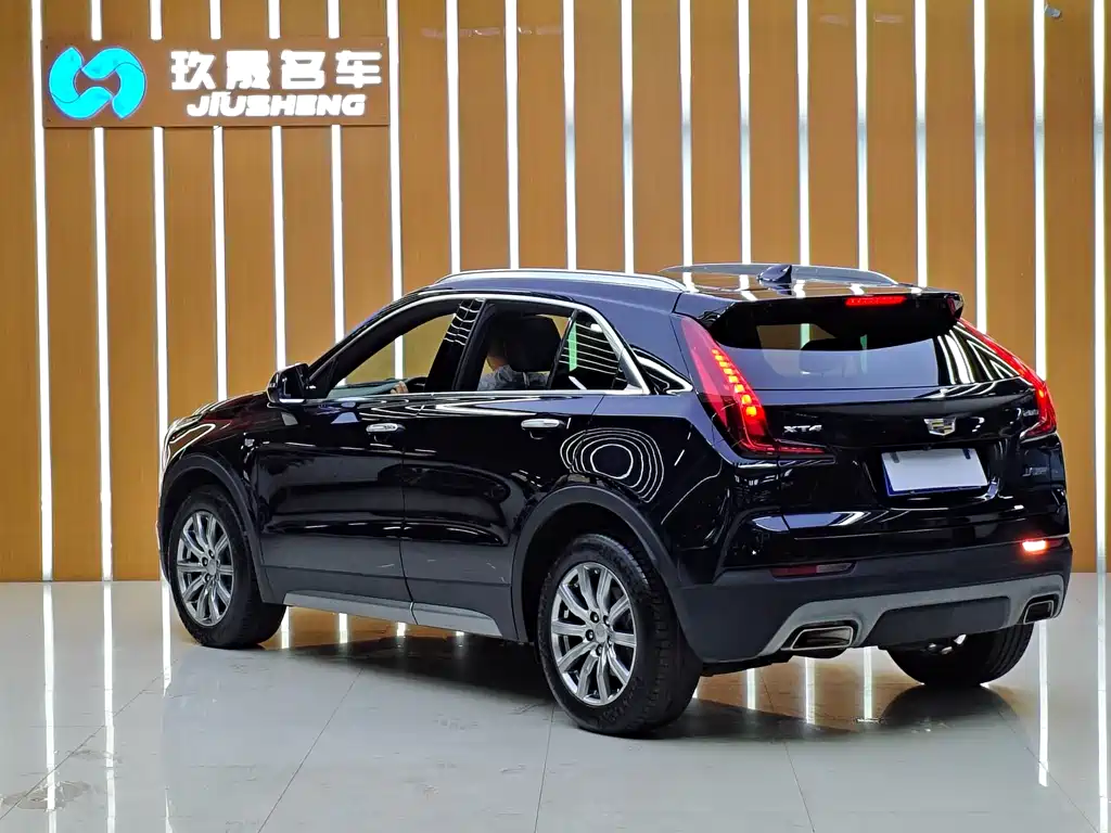Cadillac XT4 2021 — фото 5