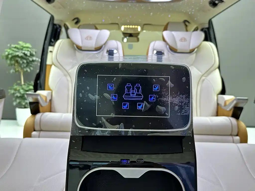 Mercedes-Benz Vito 2021 — фото 18