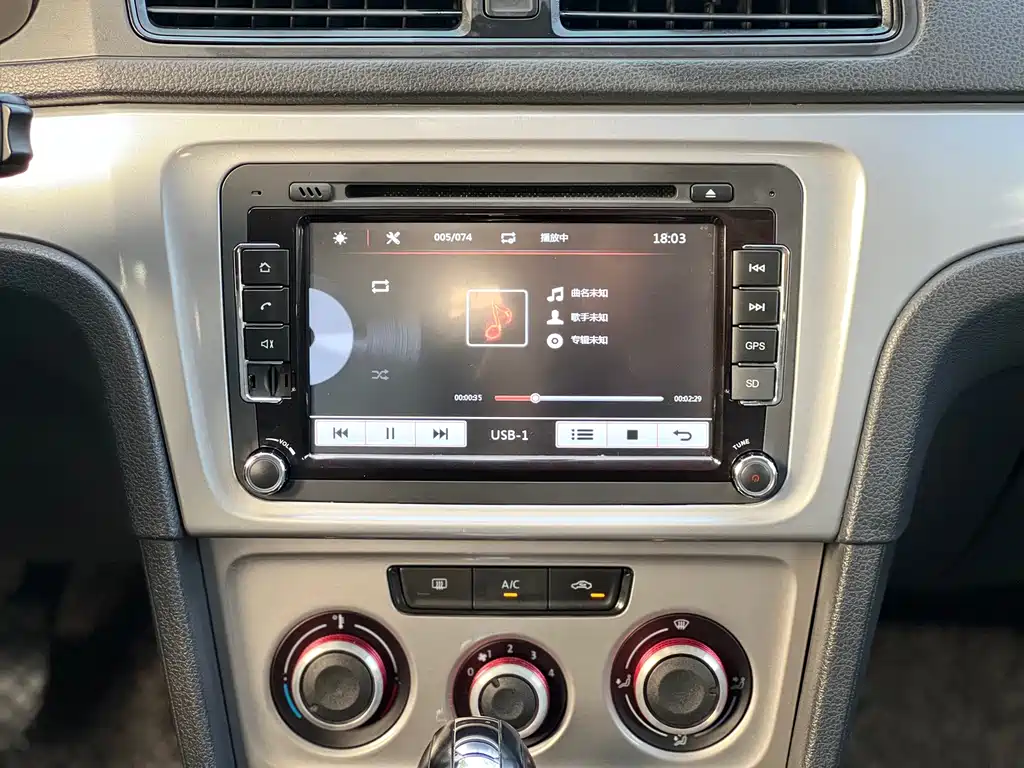 Volkswagen Gran Lavida 2015 — фото 12