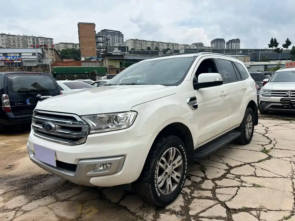 Ford Everest 2018 — фото 1