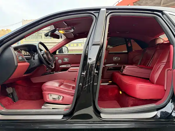 Rolls-Royce Ghost 2010