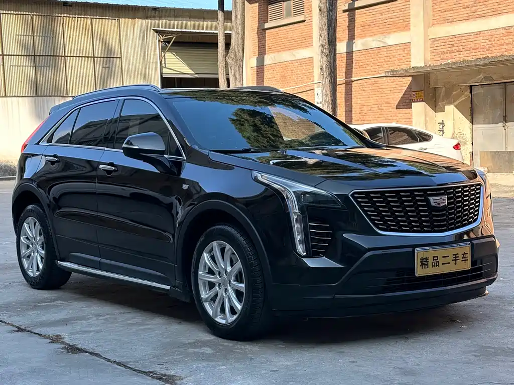 Cadillac XT4 2021 — фото 2