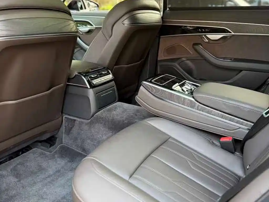 Audi A8 2024