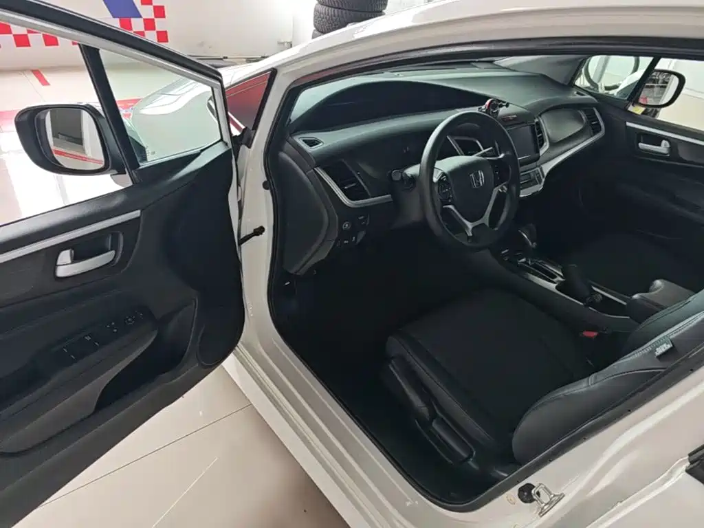 Honda Jade 2015 — фото 16