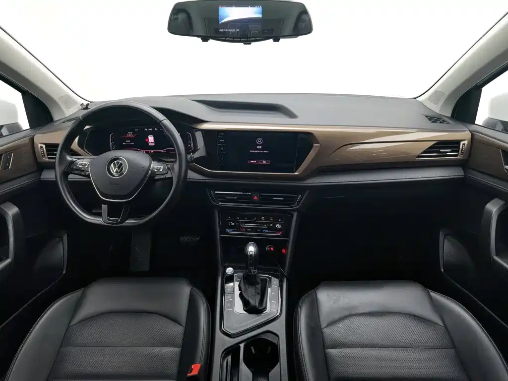 Volkswagen Tharu 2020
