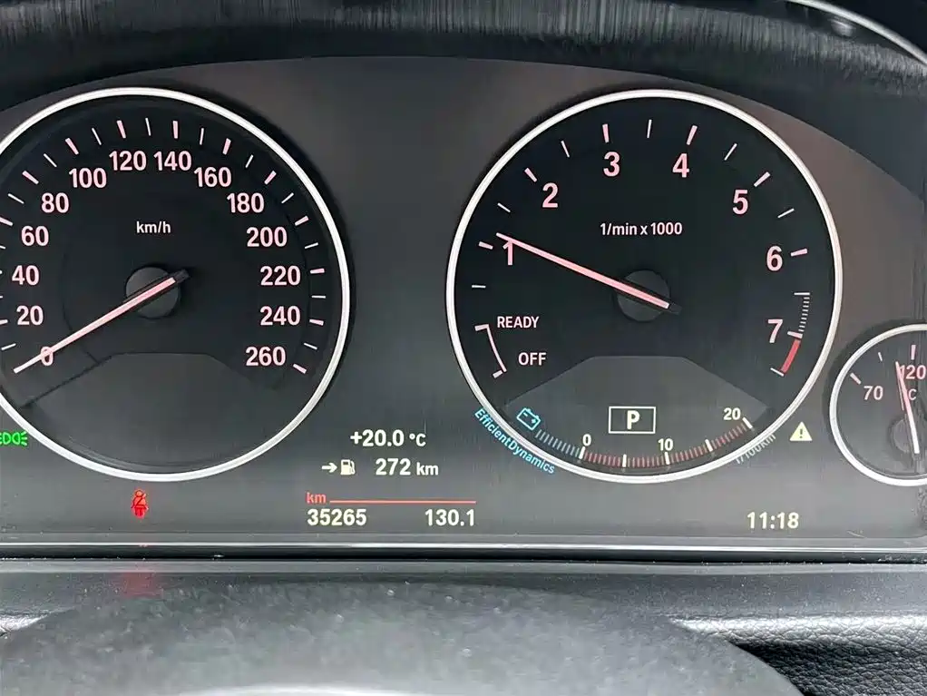 BMW 3 Series 2018 — фото 14