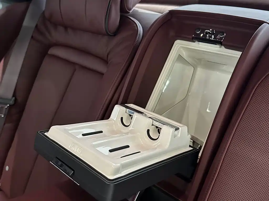 Rolls-Royce Ghost 2022 — фото 12
