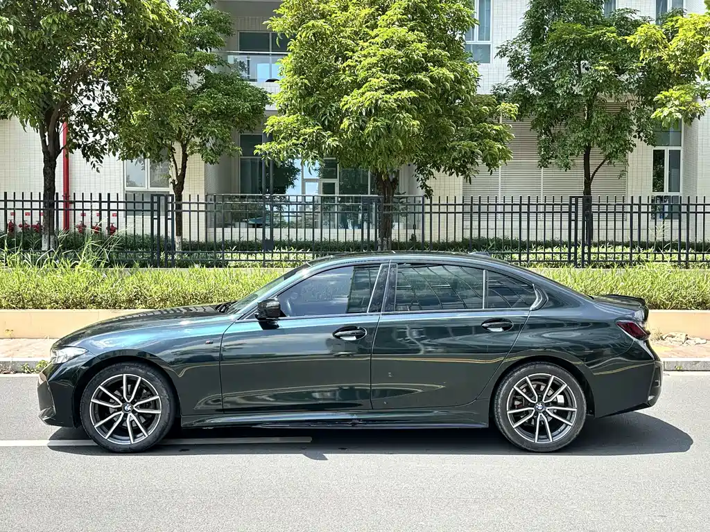 BMW 3 Series 2023 — фото 12