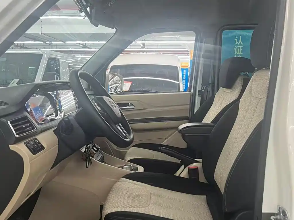 Changan Crossstar V5 EV 2024 — фото 9