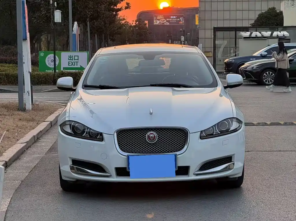 Jaguar XF 2014 — фото 2
