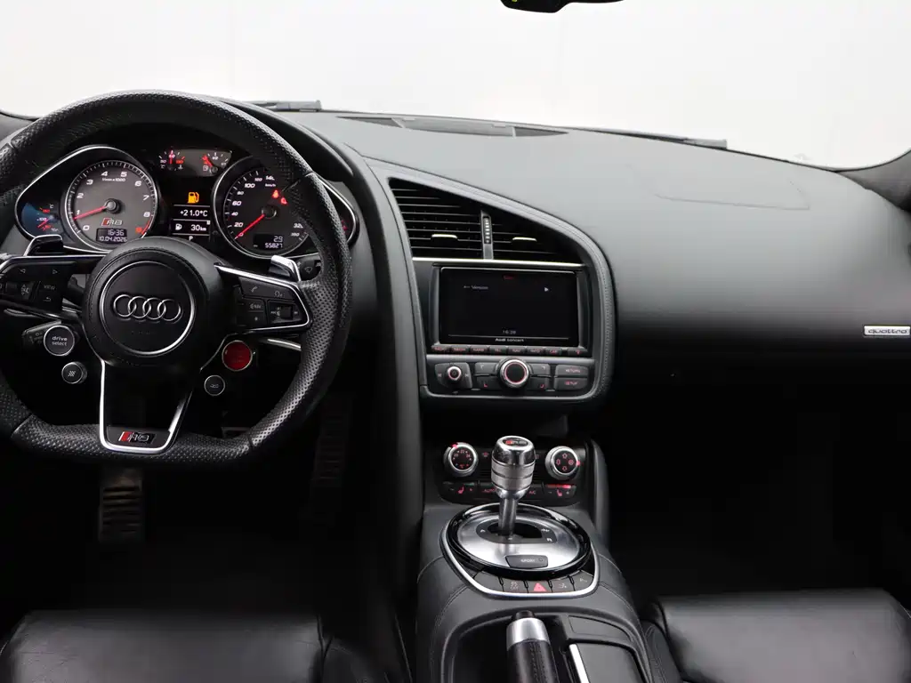 Audi R8 2016 — фото 10
