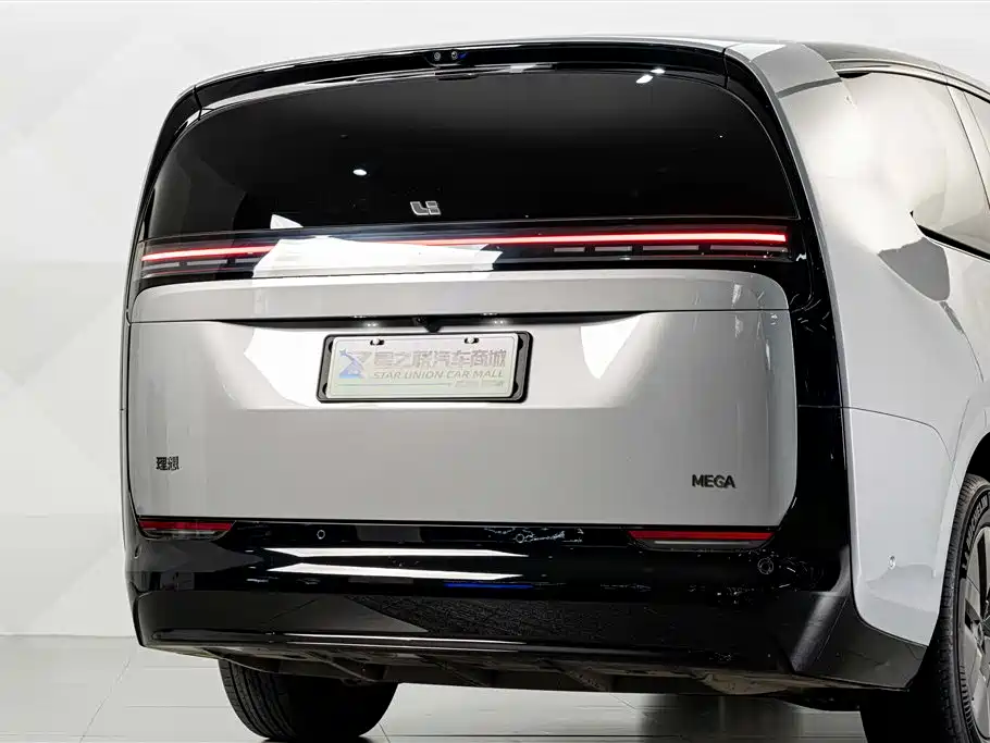 Li Auto MEGA 2025 — фото 10