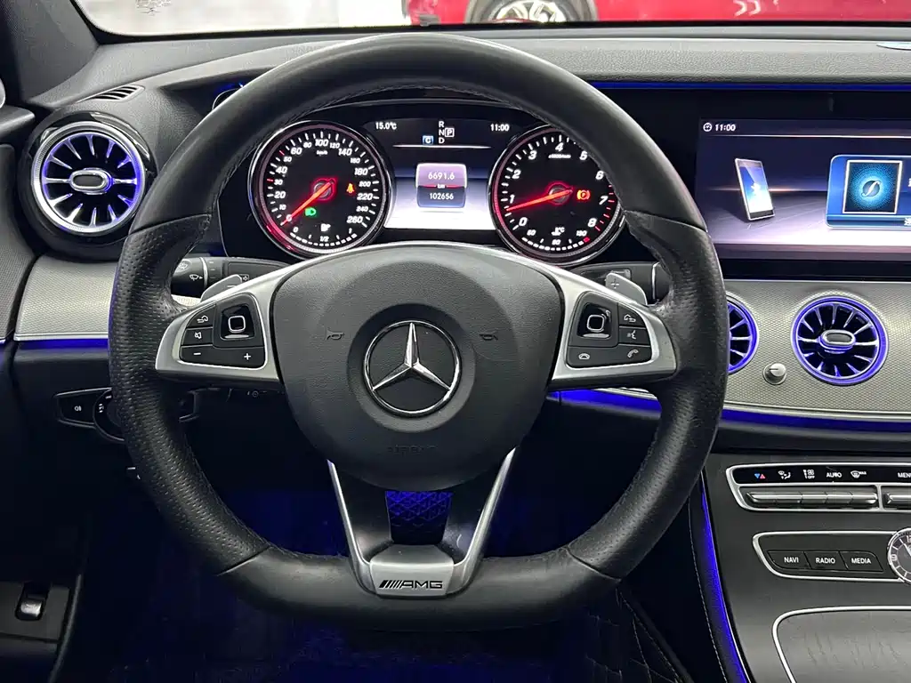 Mercedes-Benz E-Class 2018 — фото 17
