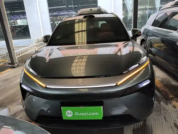 BYD Tang L 2025