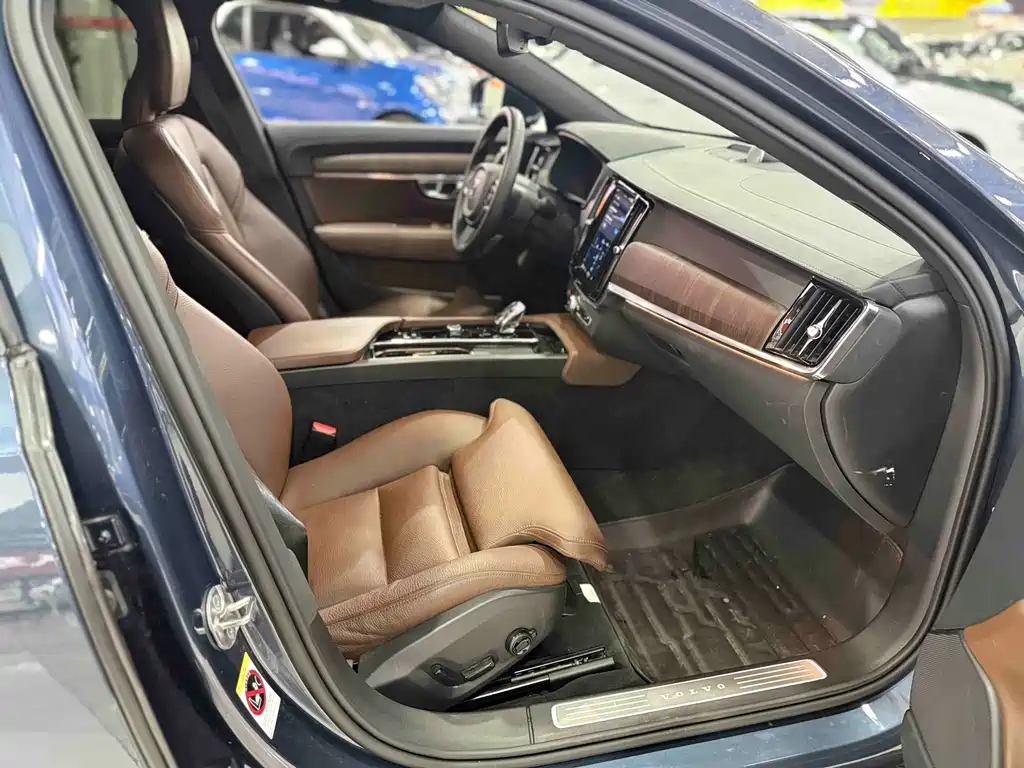 Volvo S90 2023 — фото 16