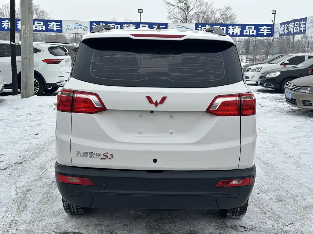 Wuling Hongguang S3 2018 — фото 8