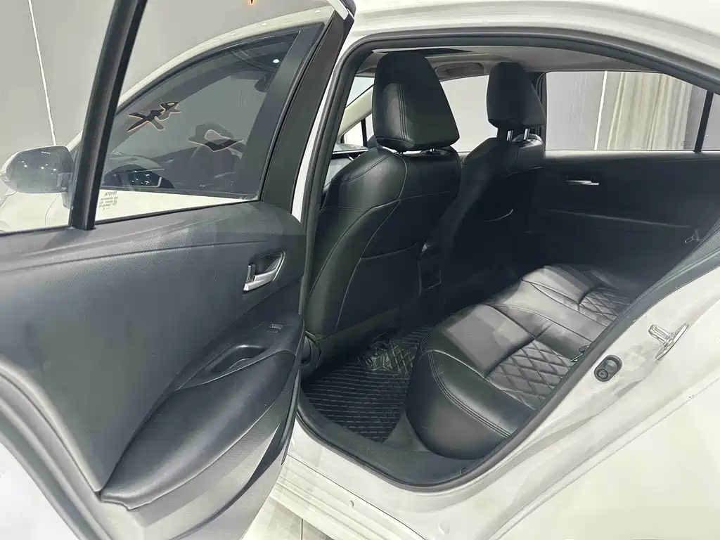 Toyota Corolla 2023 — фото 16