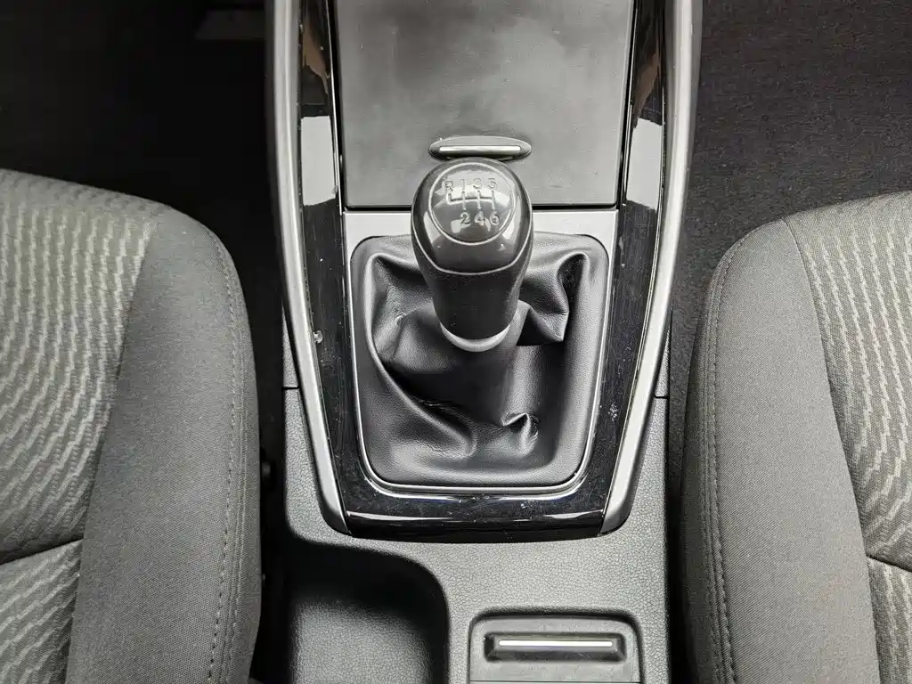 Hyundai Elantra 2017 — фото 13