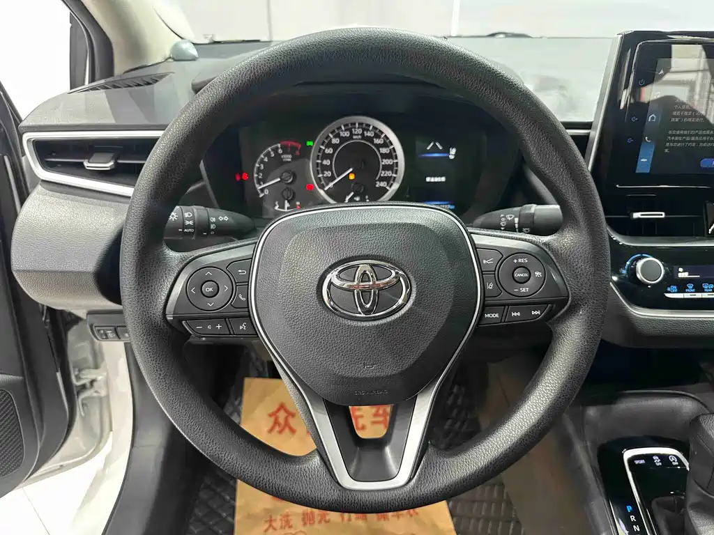 Toyota Corolla 2023 — фото 11