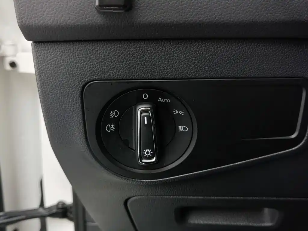 Volkswagen Tiguan L 2017 — фото 21