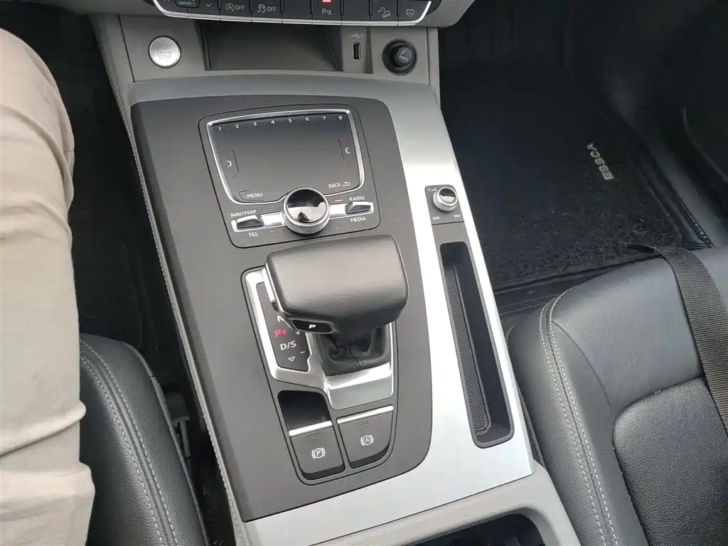 Audi Q5L 2019 — фото 14