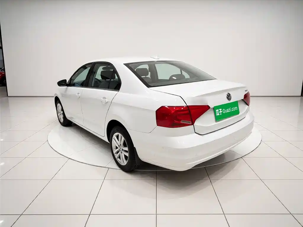 Volkswagen Jetta 2019 — фото 5