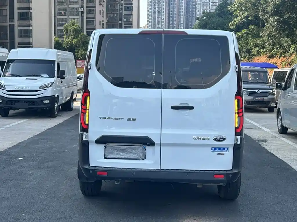 Ford Transit 2024 — фото 12