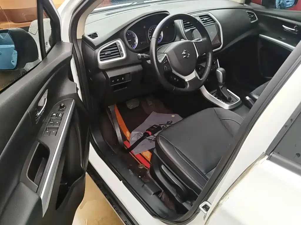 Suzuki S-Cross 2015 — фото 16