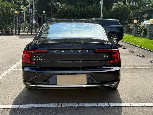 Volvo S90 2024