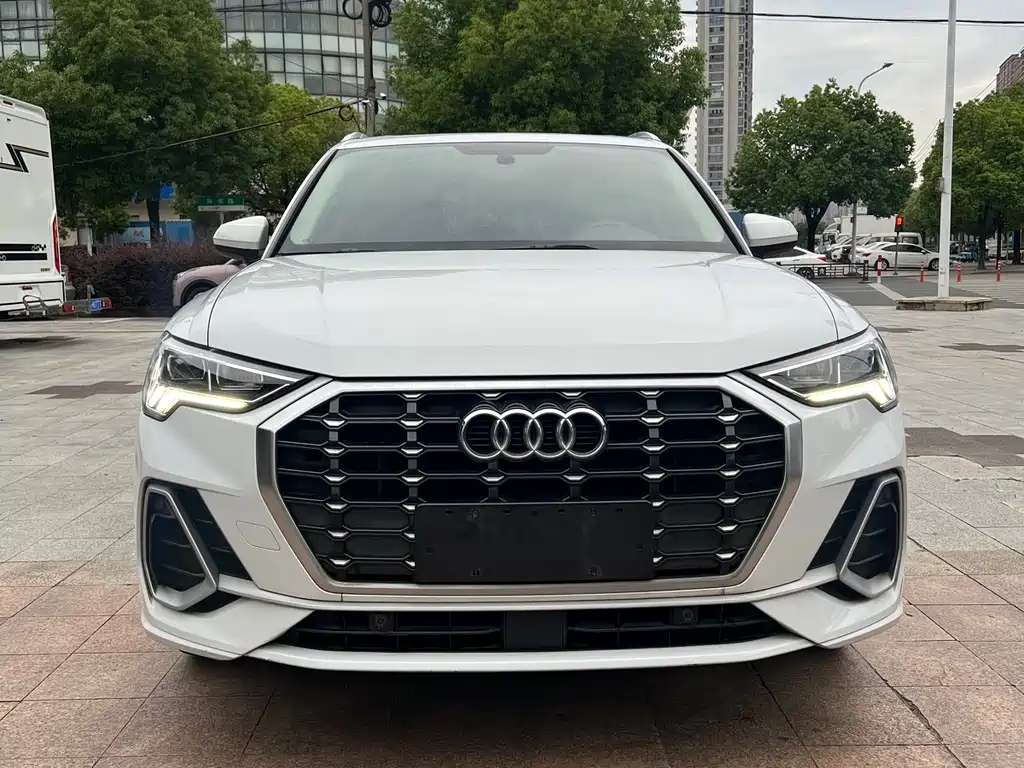 Audi Q3 2021 — фото 2