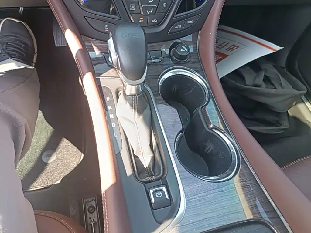 Buick Envision Plus 2016 — фото 14