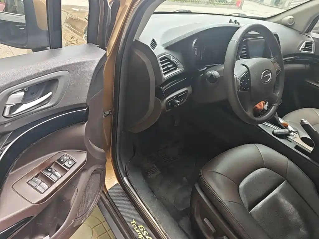GAC Motor Trumpchi GS4 2015 — фото 16