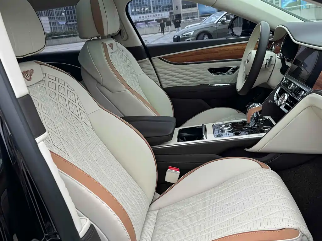 Bentley Flying Spur PHEV 2023 — фото 20