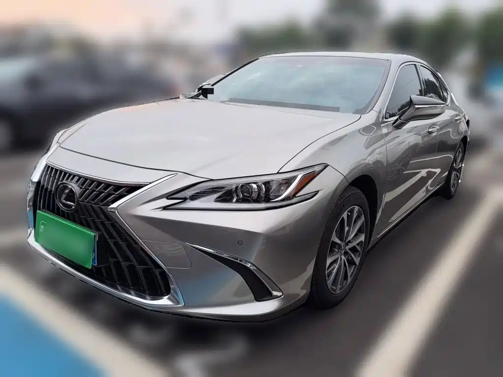 Lexus ES 2024 — фото 1