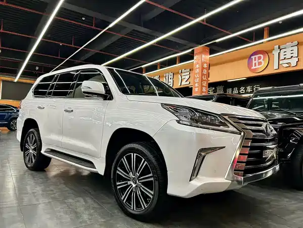 Lexus LX 2023