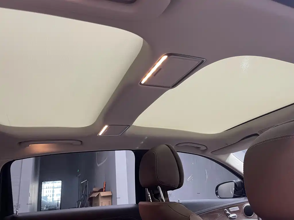 Mercedes-Benz E-Class 2023 — фото 15