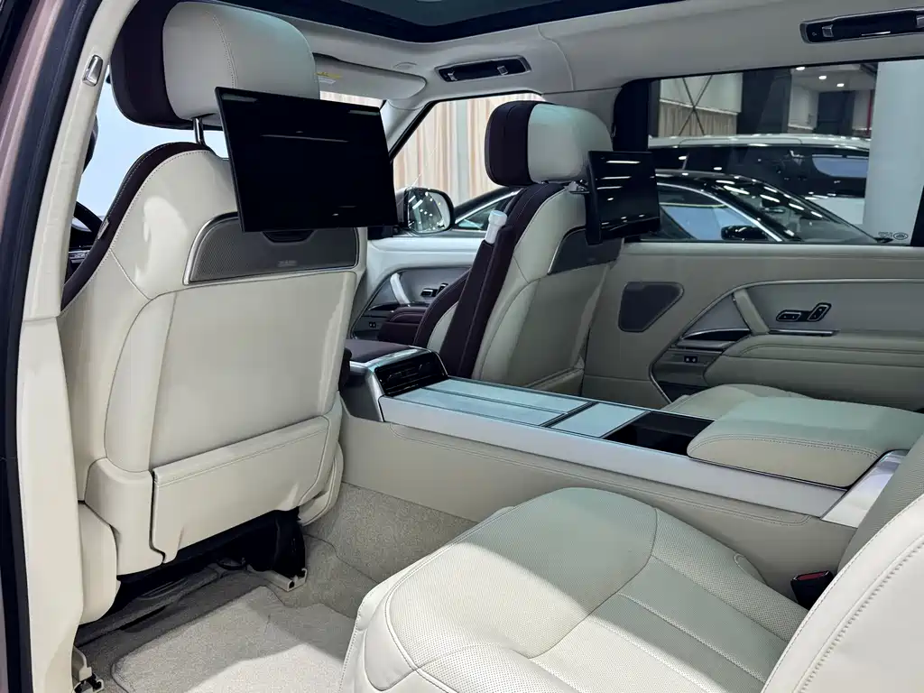 Land Rover Range Rover 2025 — фото 17