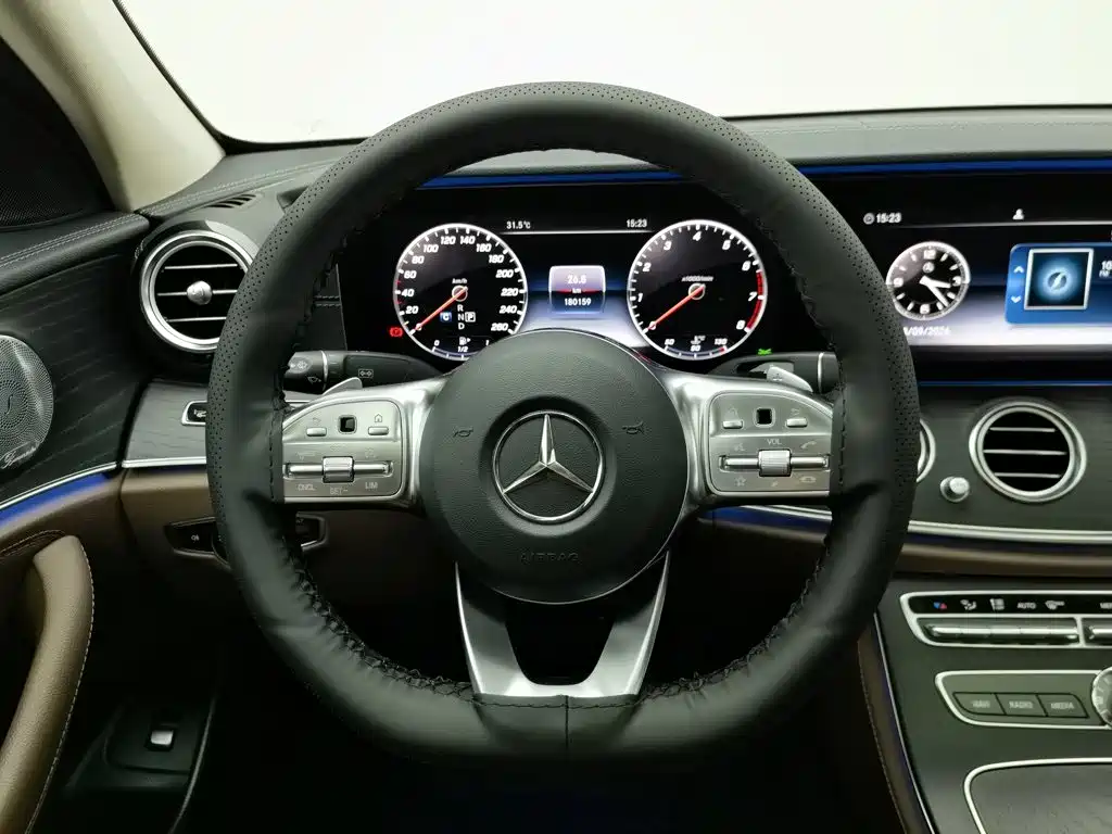 Mercedes-Benz E-Class 2020 — фото 11