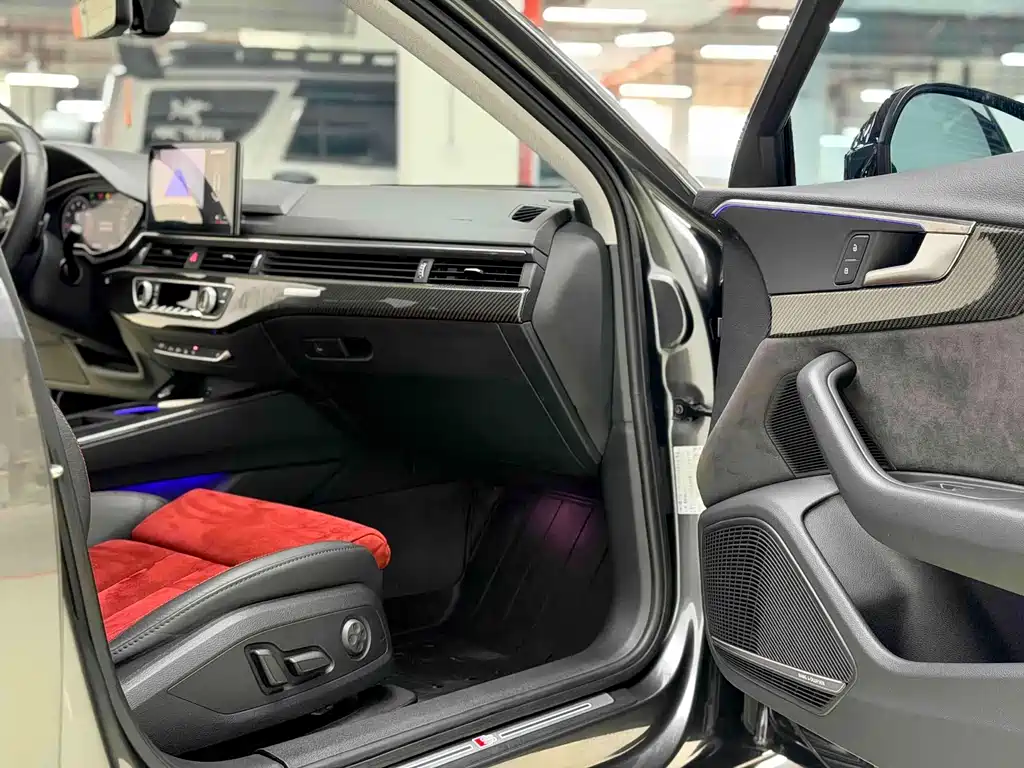 Audi A4L 2021