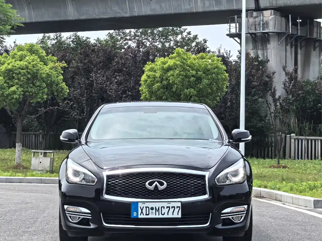 Infiniti Q70 2016 — фото 2