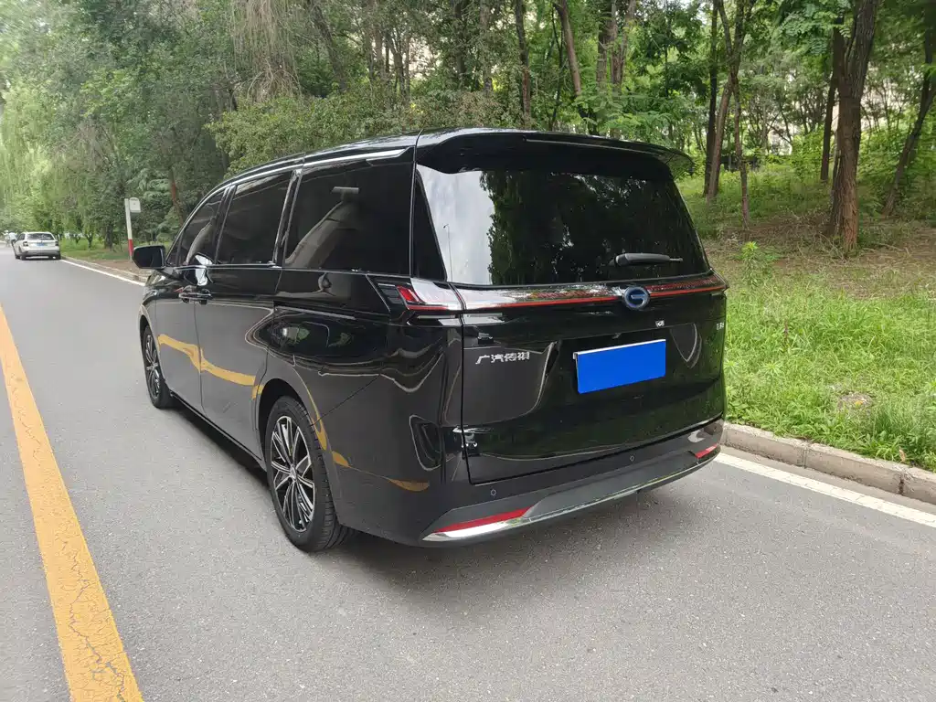GAC Motor E8 PHEV 2024 — фото 5