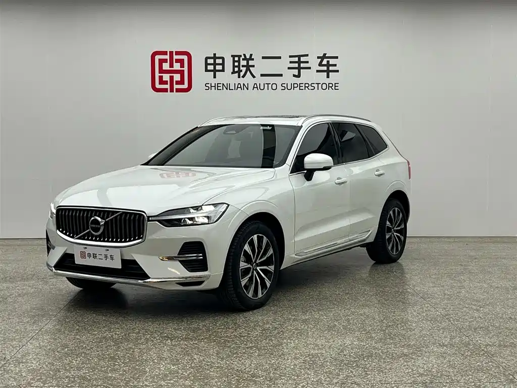 Volvo XC60 2024 — фото 1