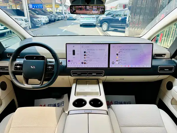 Li Auto MEGA 2025