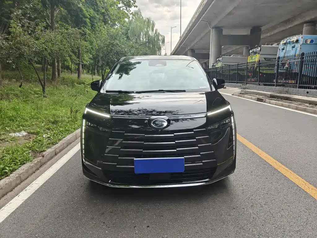 GAC Motor E8 PHEV 2024 — фото 2