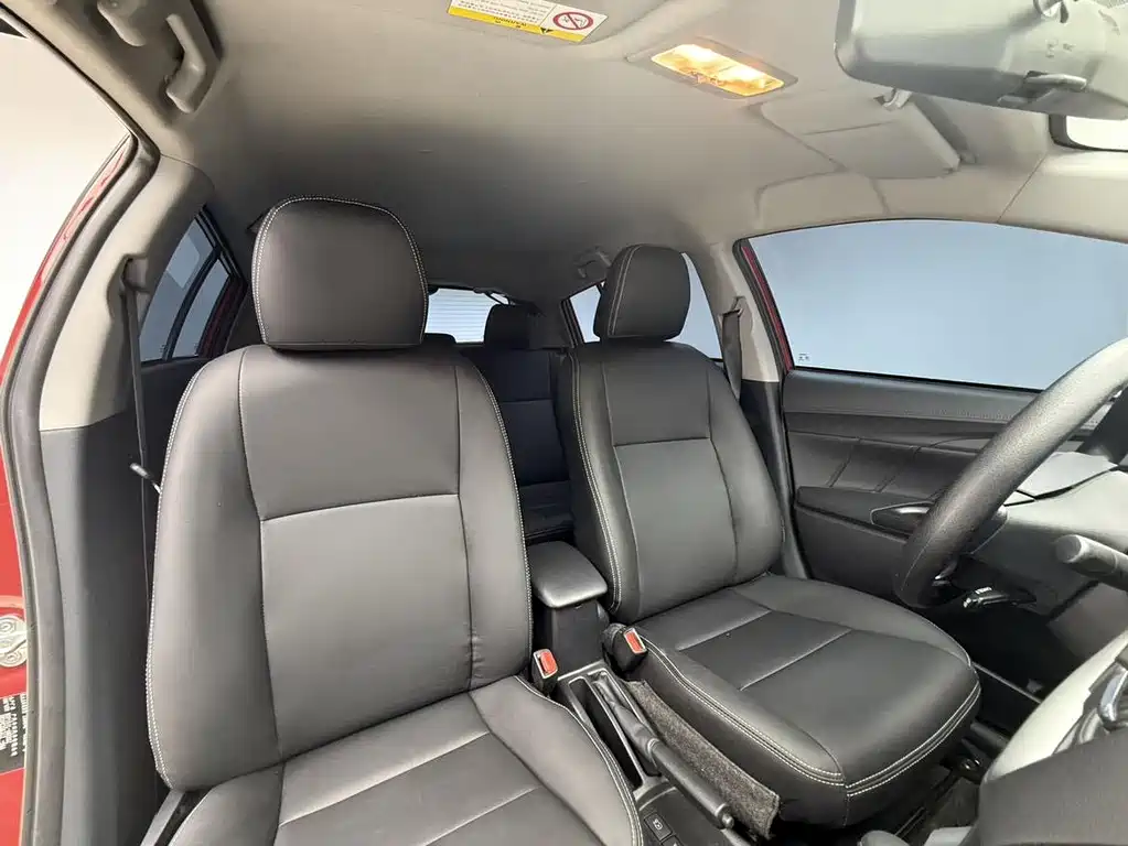 Toyota Yaris L 2022 — фото 11