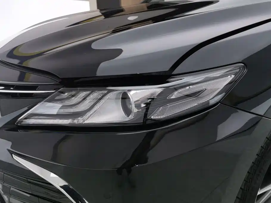 Toyota Camry 2023 — фото 5