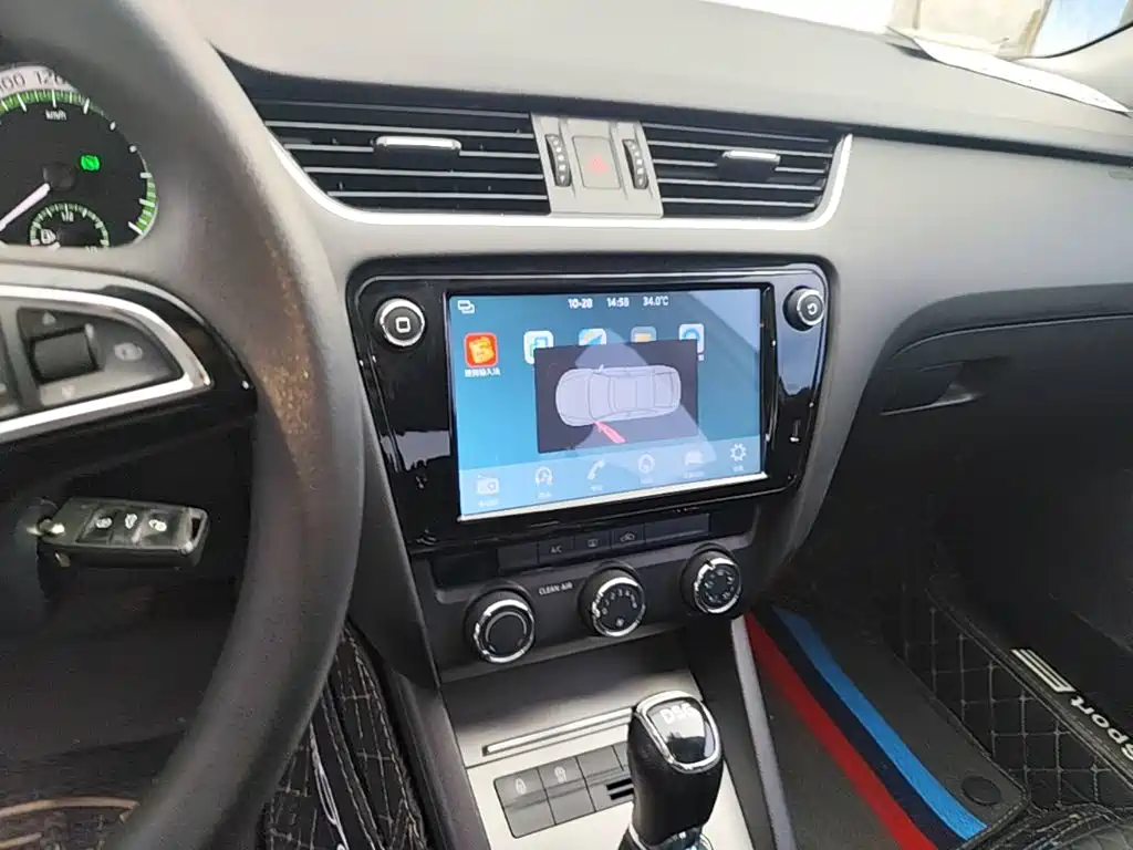 Skoda Octavia 2019 — фото 13