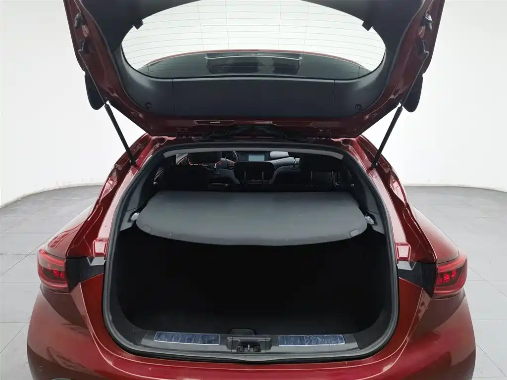 Infiniti QX30 2018 — фото 16